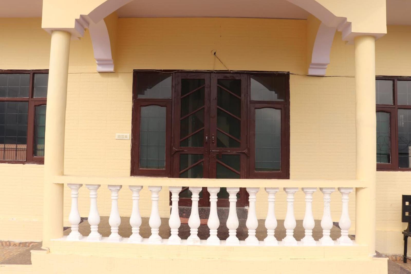 Deodar Cottage ムスーリー エクステリア 写真