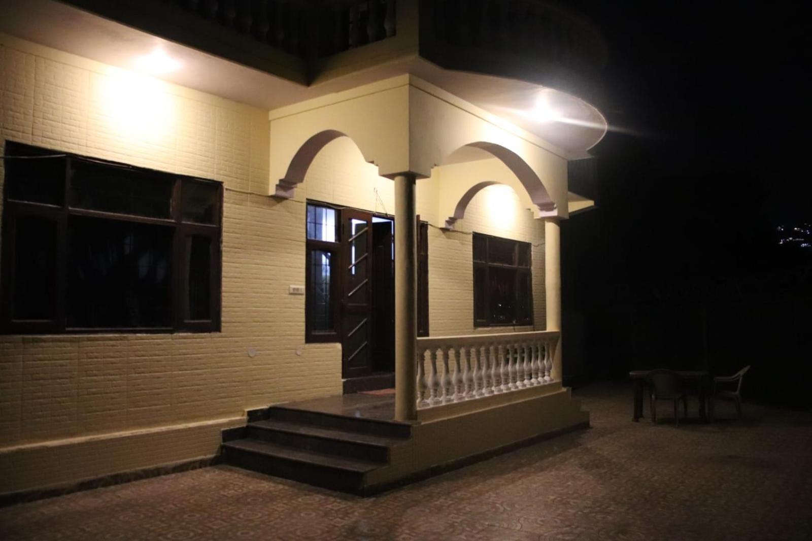 Deodar Cottage ムスーリー エクステリア 写真